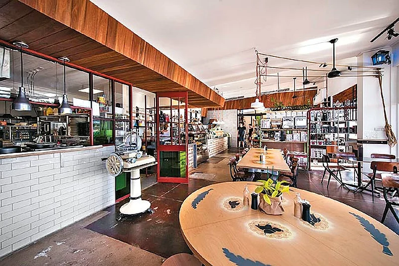 Di Bella is Australias leading coffee chain and their Melbourne Roasting Warehouse is a must-stop for every serious coffee drinker