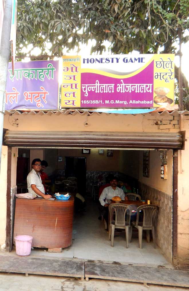 Chunnilal Bhojnalaya is famous for its chhole bhature