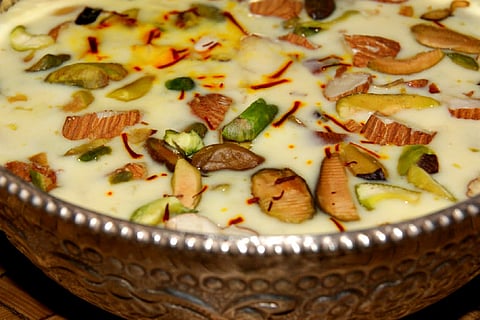 Be it Radhe ki thandi fruit cream, Dehati ke rasgulley or Raja Ram ki rabri and kulfi, Allahabad's dessert is unmatched