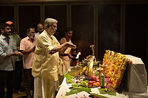 ഉണ്ണി മുകുന്ദനെ നായകനാക്കിയൊരുക്കുന്ന ചിത്രത്തിന്റെ പൂജാ ചടങ്ങിൽ സംവിധായകൻ ജോഷി