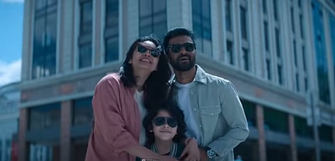 'കര'ത്തിലെ ​ഗാനരം​ഗത്തിൽ നിന്ന്