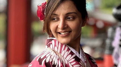 ജപ്പാൻ യാത്രക്കിടെ ജപ്പാൻകാരുടെ പരമ്പരാ​ഗത വസ്ത്രമായ കിമോണോ ധരിച്ച് മഞ്ജു വാരിയർ