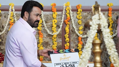 'ദൃശ്യം-3' പൂജാച്ചടങ്ങിൽ ക്ലാപ്പ് ബോർഡുമായി മോഹൻലാൽ