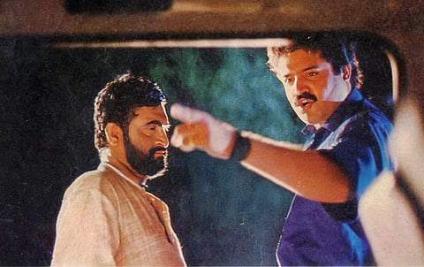 തലസ്ഥാനം സിനിമയിൽ നായകൻ സുരേഷ് ​ഗോപിയും വില്ലനായ നരേന്ദ്രപ്രസാദും 