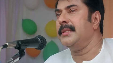 മമ്മൂട്ടി അശോക് രാജ് എന്ന കഥാപാത്രത്ത അവതരിപ്പിച്ച കഥ പറയുമ്പോൾ എന്ന സിനിമയിലെ രം​ഗം