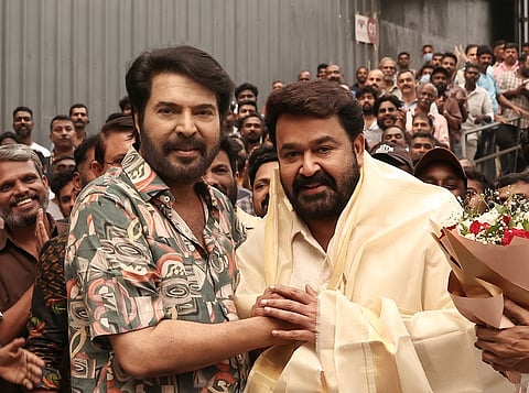 ഫോട്ടോ-അറേഞ്ച്ഡ്