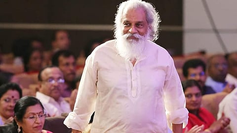 രണ്ട് അക്കമാരും ഒരു യേശുദാസും