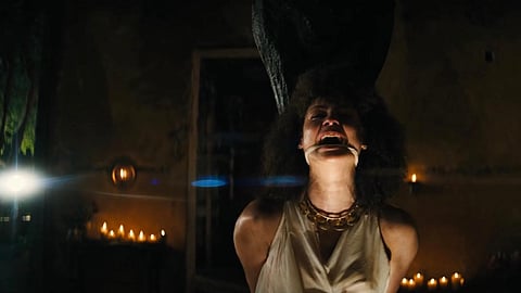 'ബ്ലിങ്ക് ട്വൈസി'ൽ നിന്ന്