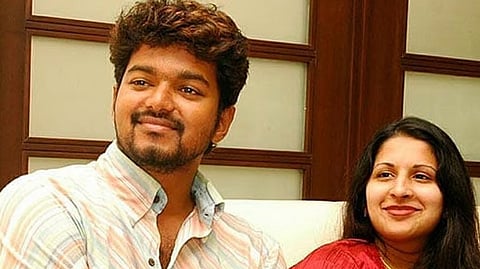 വിജയ് യും സം​ഗീതയും