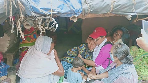 মৃত আফরোজের মায়ের সাথে পৃথা 