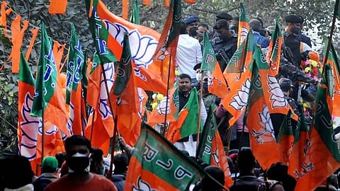 WB Election 21: চরিত্র নিয়ে প্রশ্ন, খন্ডঘোষে বিজেপি প্রার্থী বদলের দাবিতে পথ অবরোধ