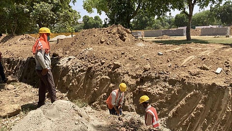 কাজ চলছে সেন্ট্রাল ভিস্টা প্রোজেক্টের