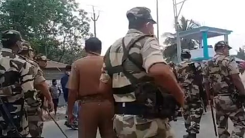 কুচবিহারে আগামী ৭২ ঘণ্টা কোনো রাজনৈতিক দলের নেতৃত্বের প্রবেশে নিষেধাজ্ঞা কমিশনের