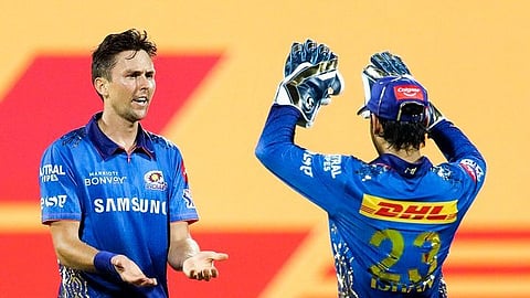 IPL: উদ্বোধনী ম্যাচে আরসিবি-র সামনে ১৬০ রানের লক্ষ্য মুম্বাই ইন্ডিয়ান্সের