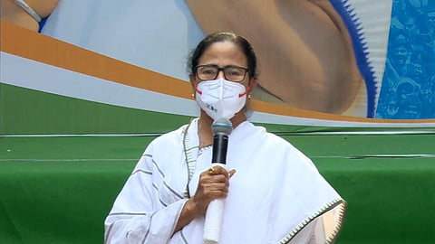 গতকাল সাংবাদিক সম্মেলনে মমতা বন্দ্যোপাধ্যায়