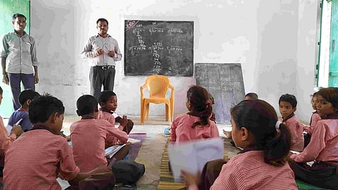 Uttar Pradesh: জুন মাসের বেতন না পেলে অন্য কোনও কাজ করবেন না শিক্ষামিত্ররা