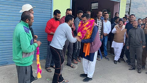 নির্বাচনী প্রচারে চেতন ব্রাগতা