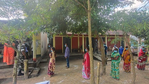 আসামের পাঁচ কেন্দ্রে চলছে ভোটগ্রহণ