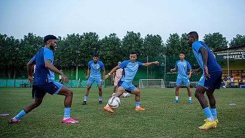 অনুশীলনে ভারতীয় ফুটবল দল
