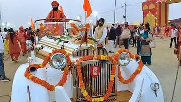 মহা মণ্ডলেশ্বর পবিত্রানন্দ গিরি ১৯৬৫ সালের রোলস রয়েস