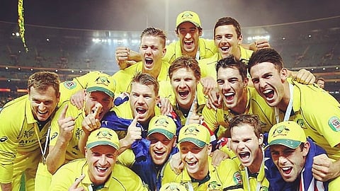 অবসর নিলেন গ্লেন ম্যাক্সওয়েল (নীচে, ডানদিকে)