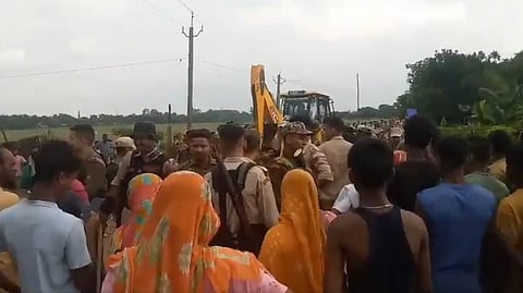 আসামে উচ্ছেদ অভিযান ঘিরে ধুন্ধুমার