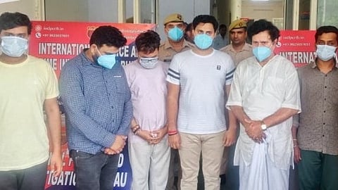 নয়ডায় ভুয়ো পুলিশ থানা খুলে গ্রেপ্তার পশ্চিম্বঙ্গের ৬