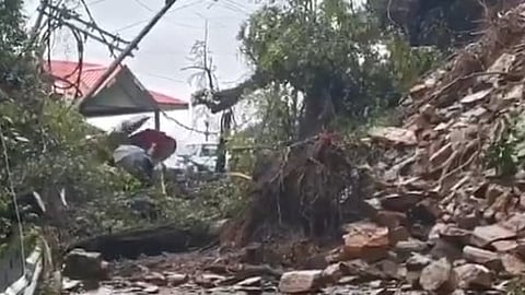 তুইকান্ডি খালিনি বাইপাসে ধস