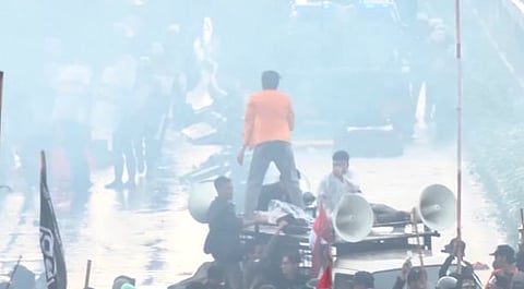জাকার্তার রাস্তায় সাধারণ মানুষের বিক্ষোভ