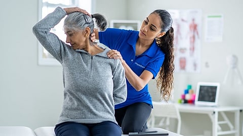 Physiotherapists: ফিজিওথেরাপিস্টরা ডাক্তার নন, নামের আগে ‘Dr’ লিখবেন না! নির্দেশ স্বাস্থ্য দফতরের