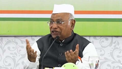 বিহারে দলীয় বৈঠকে কংগ্রেস সভাপতি মল্লিকার্জুন খাড়গে