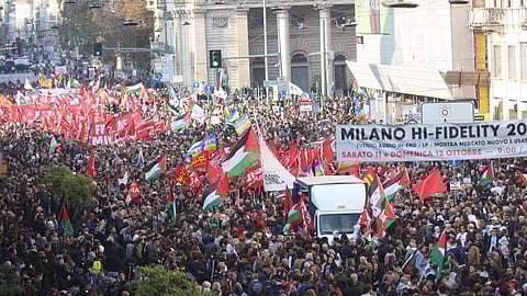 ধর্মঘটে স্তব্ধ ইতালির বিভিন্ন শহর