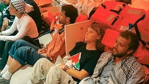 গাজায় ত্রাণ দিতে যাবার পথে ইজরায়েলের হাতে আটক গ্রেটা থুনবার্গ ও তাঁর দলের সদস্যরা