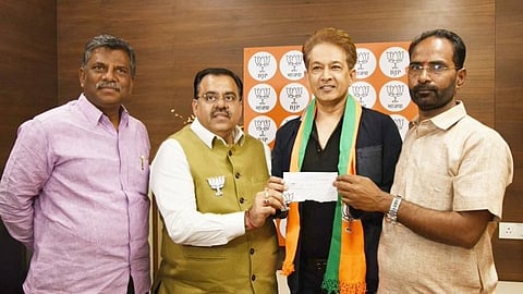 ২০১৯ সালে বিজেপিতে যোগ দেবার সময় জাভেদ হাবিব 