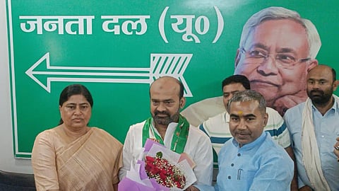 জেডিইউ তে যোগ দিলেন সাবির আলি
