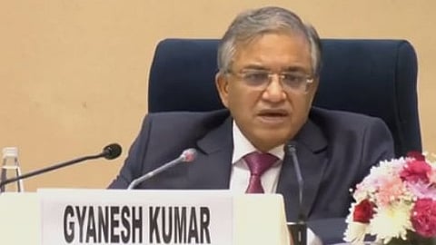 নয়াদিল্লিতে সাংবাদিক সম্মেলনে মুখ্য নির্বাচন কমিশনার জ্ঞানেশ কুমার