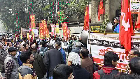 উৎকল ভবনের সামনে বিক্ষোভ বামেদের