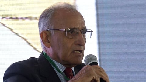 নৌবাহিনীর  প্রধান অ্যাডমিরাল (অবসরপ্রাপ্ত) অরুণ প্রকাশ