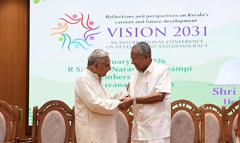 দলের বর্ষীয়ান নেতার মুখে পিনারাই বিজয়নের প্রশংসা; কেরালায় ভোটের আগে অস্বস্তিতে কংগ্রেস