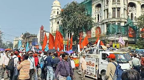 কলকাতায় বিভিন্ন কর্মচারী সংগঠনের ডাকে কালীঘাট চলো অভিযান