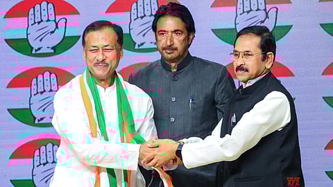 শুভঙ্কর সরকার এবং গোলাম আহমেদ মীরের উপস্থিতিতে কংগ্রেসে যোগ দেন কাজি আব্দুর রহিম