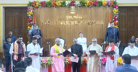নতুন মন্ত্রীসভার শপথগ্রহণ