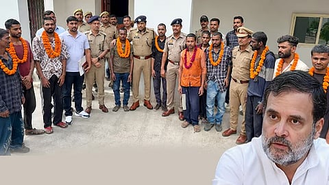 মুজফফরনগরে উদ্ধার হওয়া ১২ জন দাস শ্রমিক 