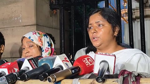 মঙ্গলবার মুখ্যমন্ত্রীর সঙ্গে দেখা করার পর সাংবাদিকদের মুখোমুখি মীনাক্ষী মুখোপাধ্যায় 