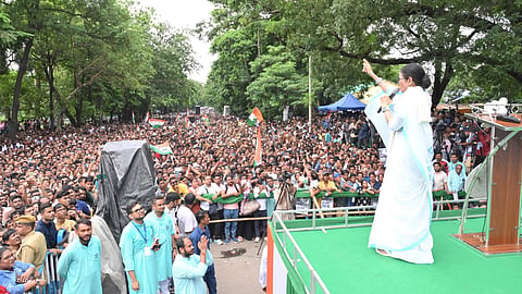 মরা বাজারেও তিনিই যে তৃণমূলের শেষ কথা তা আরও একবার প্রমাণ করলেন মমতা বন্দ্যোপাধ্যায়