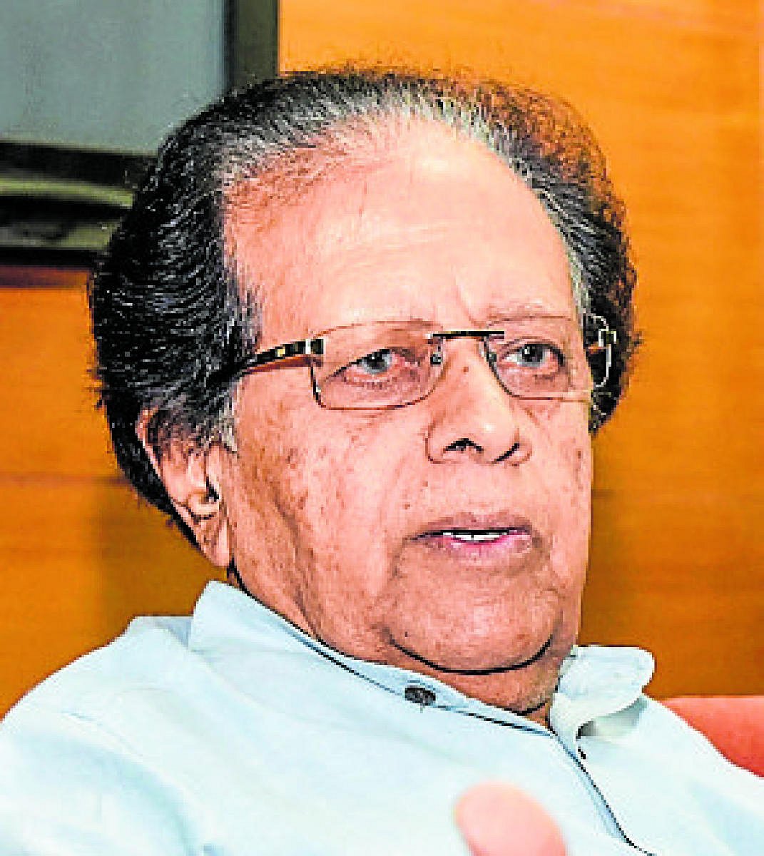 ಸಾಹಿತಿಗಳು ಪಕ್ಷದ ಸಭೆಗಳಿಗೆ ಹಾಜರಾಗುವುದು ಸರಿಯಲ್ಲ: ಬಿ.ಕೆ. ಚಂದ್ರಶೇಖರ್