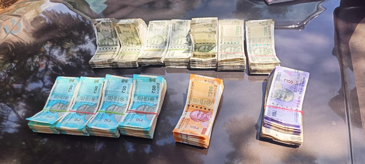 ಕಲ್ಲಹಳ್ಳಿ ಚೆಕ್ ಪೋಸ್ಟ್‌ನಲ್ಲಿ ₹5 ಲಕ್ಷ ವಶ