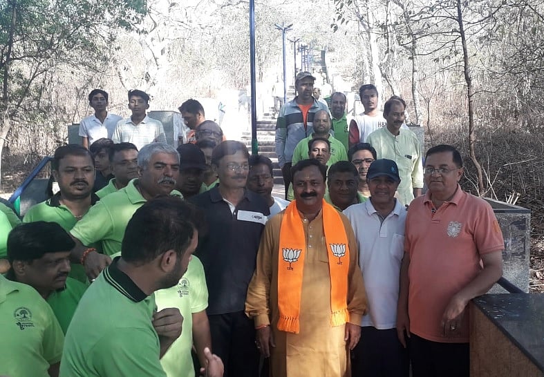 ಹುಬ್ಬಳ್ಳಿ: ನೃಪತುಂಗ ಬೆಟ್ಟದಲ್ಲಿ ಮಹೇಶ ಟೆಂಗಿನಕಾಯಿ ಪ್ರಚಾರ