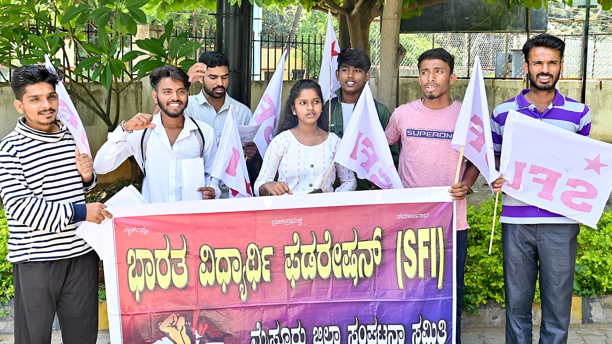 ಶುಲ್ಕ ಪಾವತಿಗೆ ಒತ್ತಡ ಸಲ್ಲದು: ಎಸ್‌ಎಫ್‌ಐ 