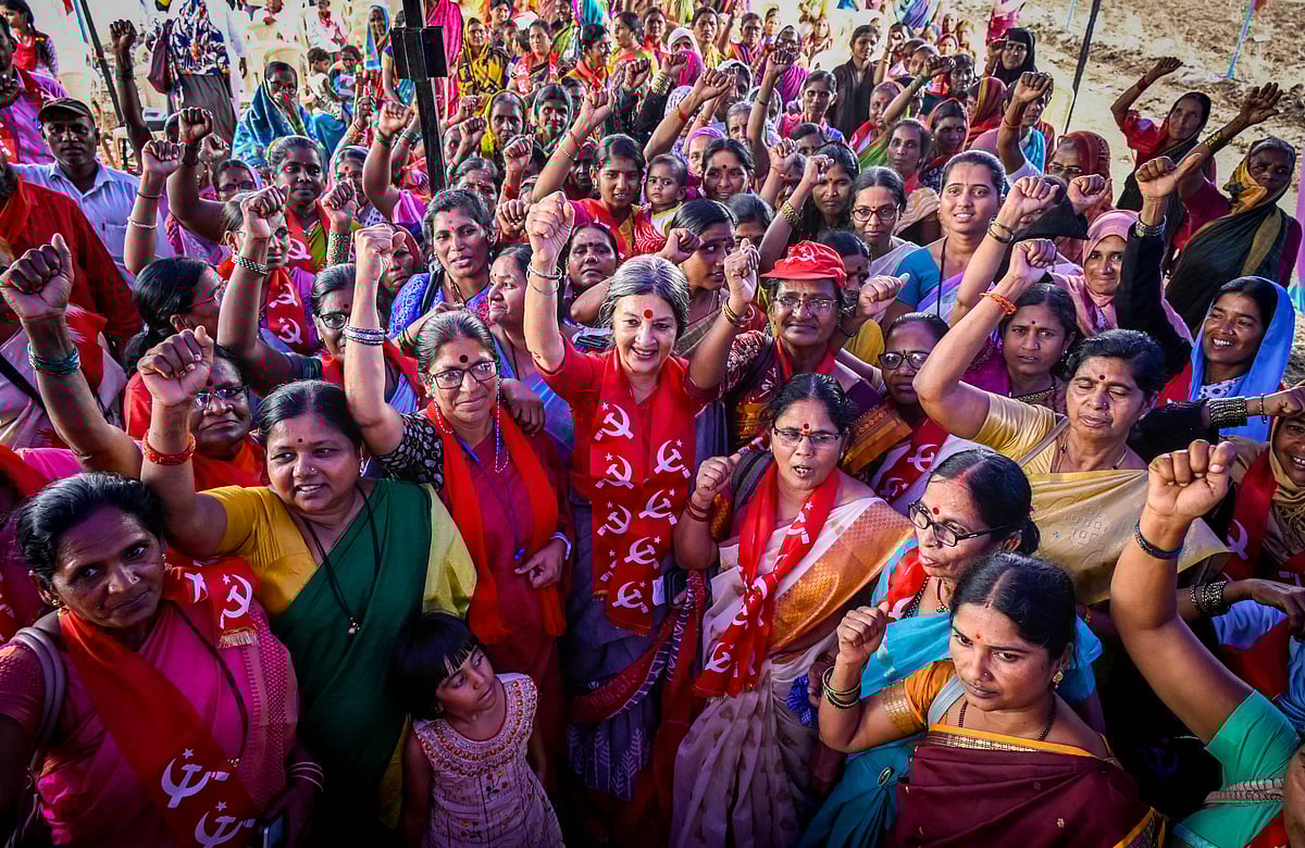 ಪ್ರಧಾನಿಗೆ ಶ್ರೀಮಂತ ಗೆಳೆಯರ ಬಗ್ಗೆಯೇ ಆಸಕ್ತಿ: ಬೃಂದಾ ಕಾರಟ್